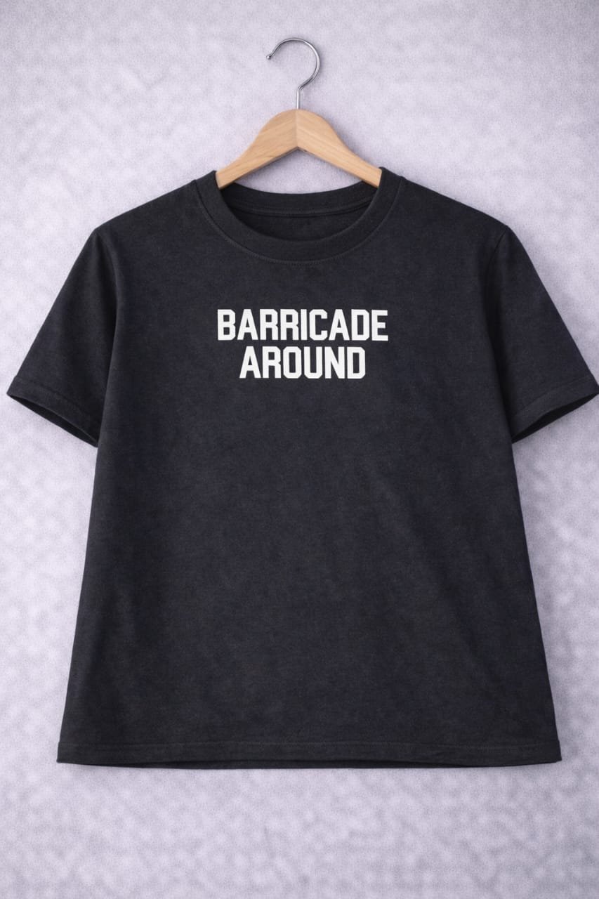 Barricade around crop tee
